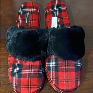 Slippers Size L (9-10)